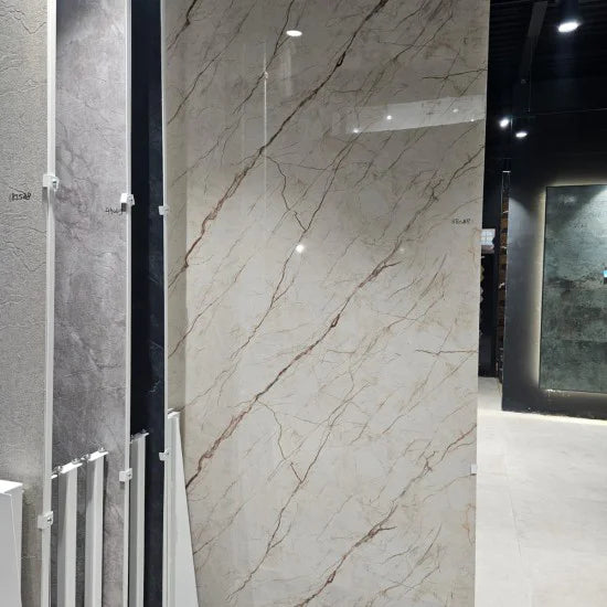 Oppio €48 PER PANEEL - PVC Wandpaneel Crema Marfil Hoogglans - 120x280x0,3 cm