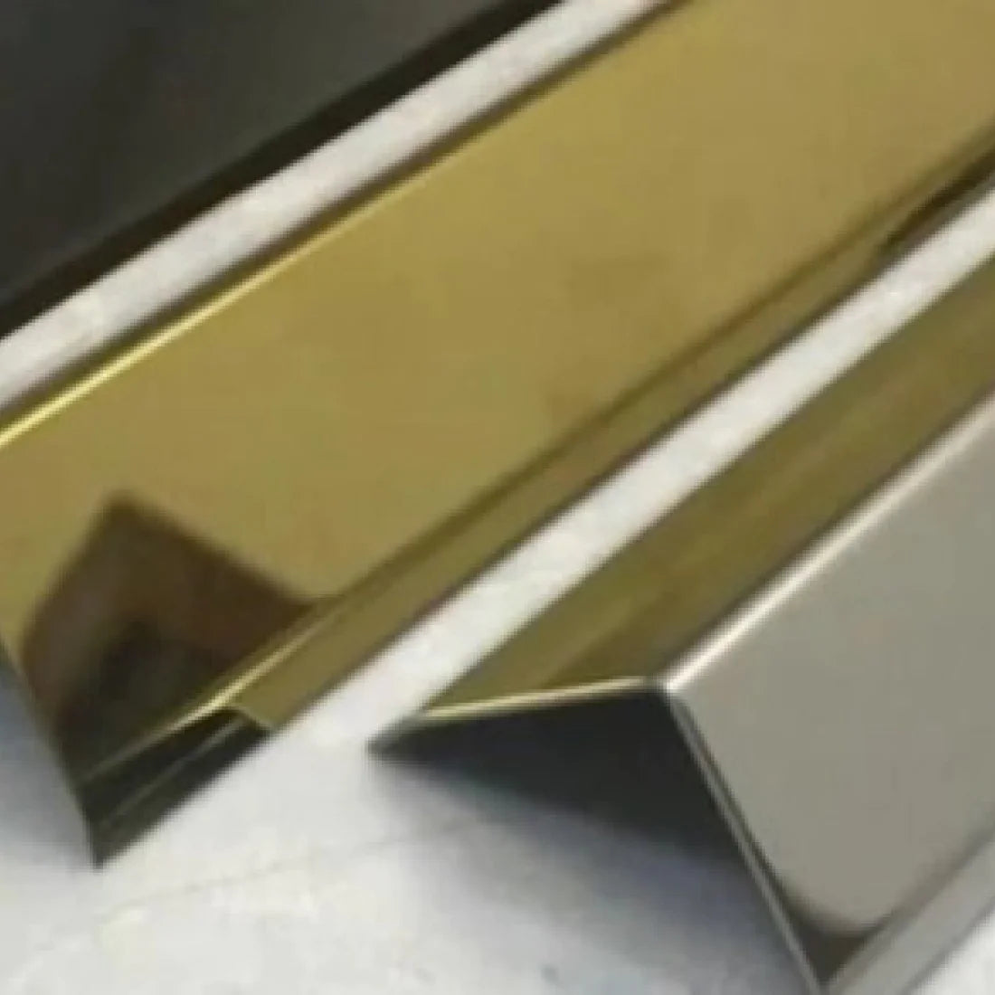 Oppio Hoekprofiel tbv. PVC Wandpanelen - Zilver 27 x 280 x 21