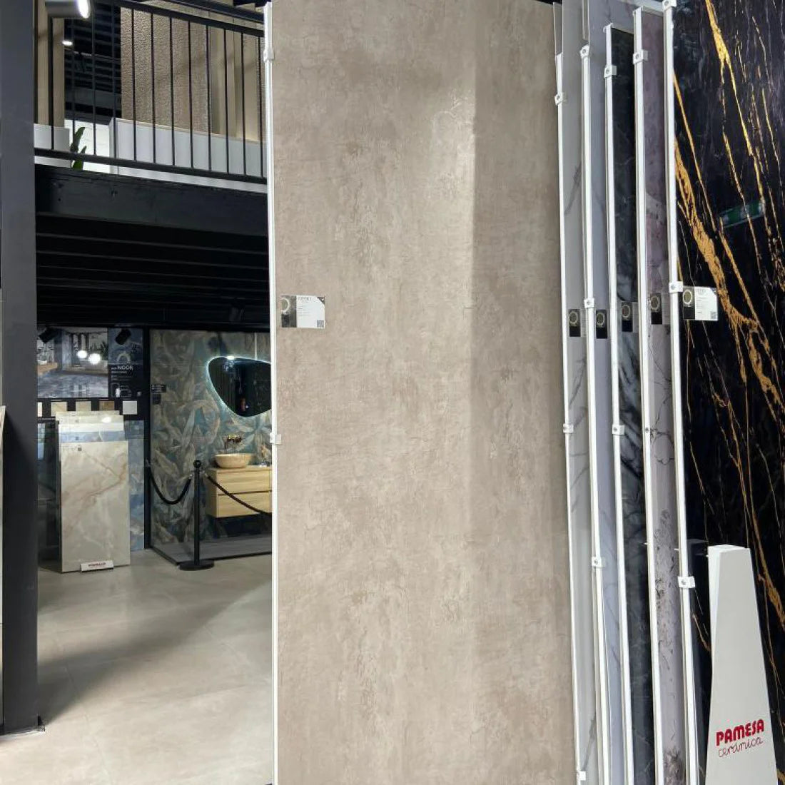 Oppio €79 PER PANEEL - 120x280x0,3 cm – Oxy BEIGE PVC Wandpaneel MAT