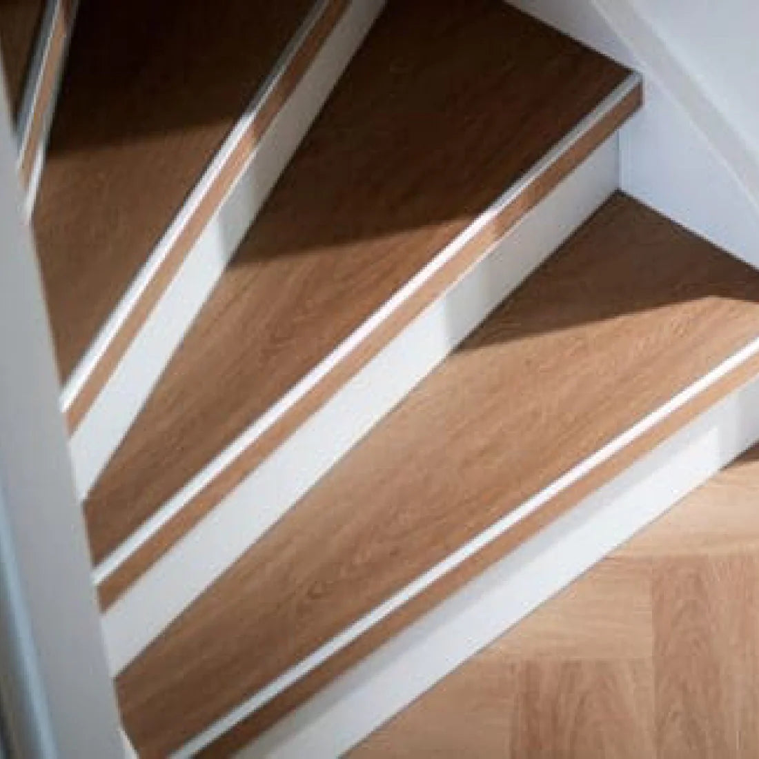 TRAPRENOVATIE SET Fulham Dark Oak / PVC ( SET Ten behoeve van 4 TRAPTREDES + PROFIELEN )