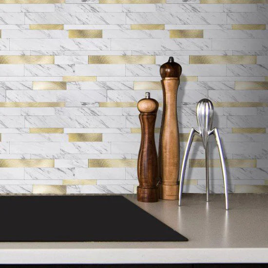 Oppio Wit Marmerlook met GOUDEN ALU Wildverband - Zelfklevend Mozaiek 303x298x4mm